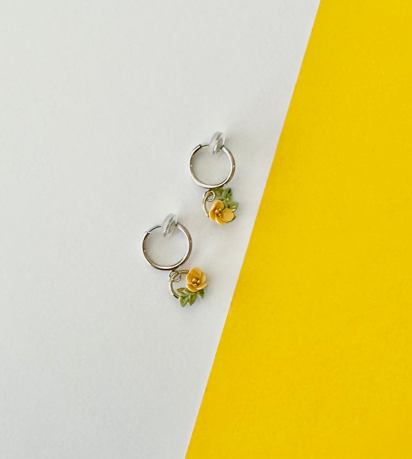 Flower hoops (unnamed)